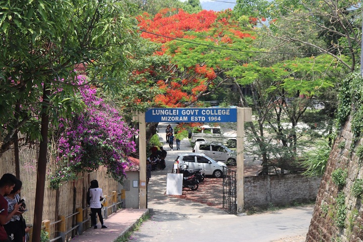 https://cache.careers360.mobi/media/colleges/social-media/media-gallery/16336/2021/4/14/Entrance of Lunglei Government College Lunglei_Campus-View.jpg
